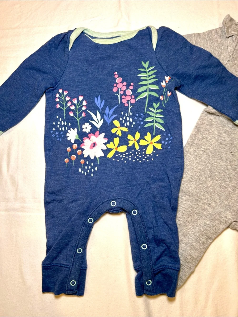 8 Piece Baby Girl Long Sleeve One Piece Bodysuit Bundle - 0-3 Mo Great Condition
